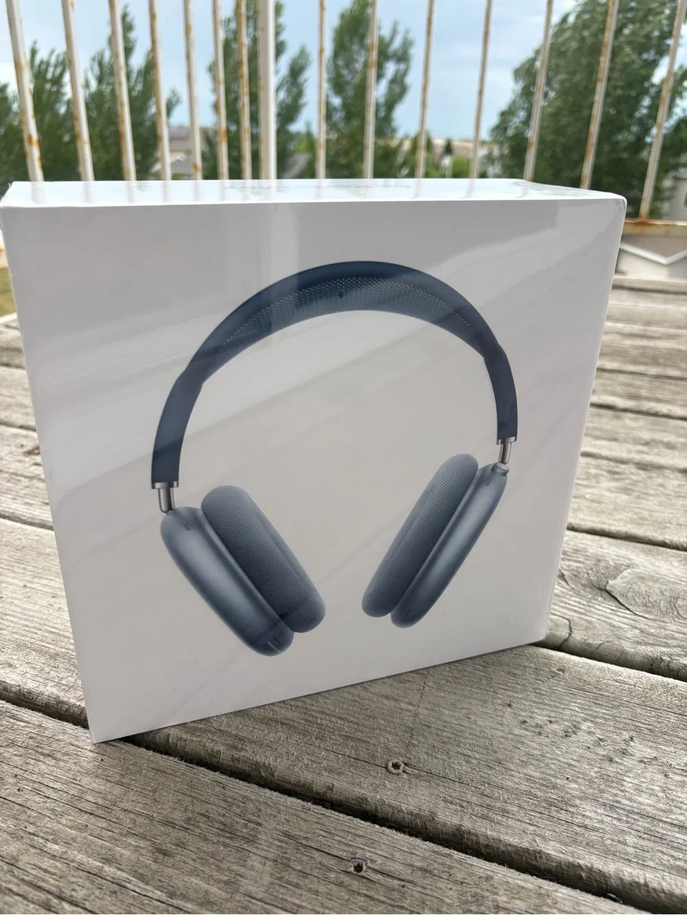 Apple Over‑Ear Headphones - Pink/Gold